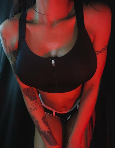 yungsadistic nudes star images