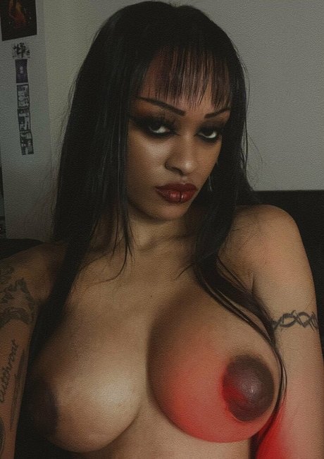 yungsadistic naked model photos