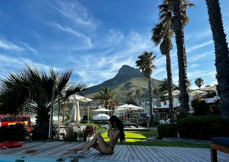 earthlyalien xxx model pic