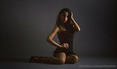 earthlyalien perfect actress pics