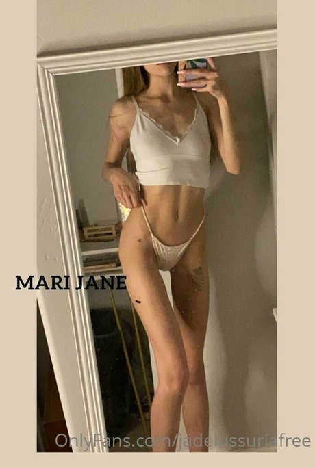 jadelussuriafree model adult pic