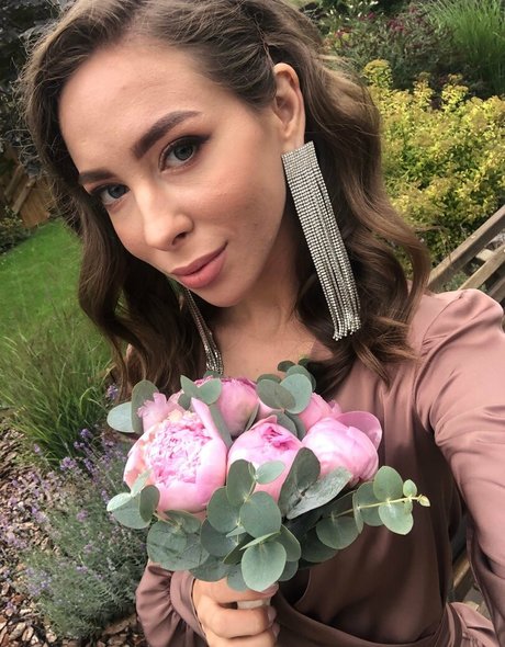 lili babe pornstar nude photos