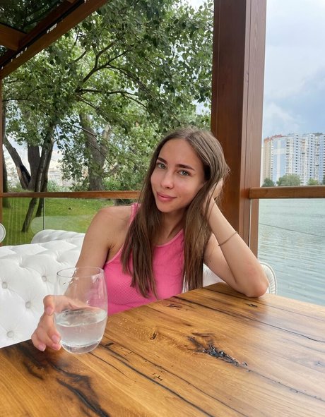 lili babe adult star photo