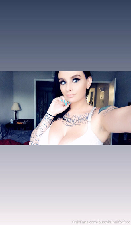 bustybunniforfree top actress pictures