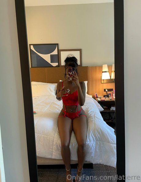 latierre nude model picture