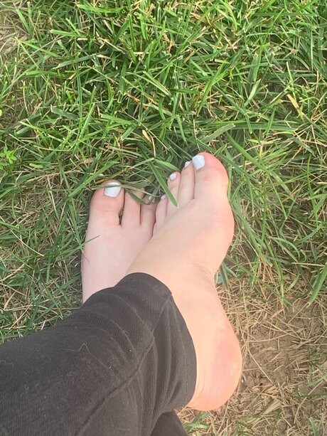 LonelyPrinc3ss xxx star photo