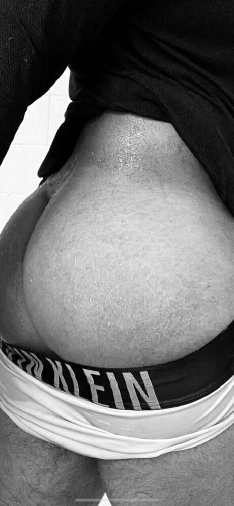 underground onlyfans erotic pic