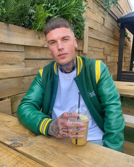 u2379995 sexy actress images