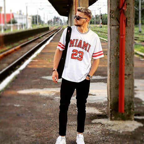 julianolondon actress pictures