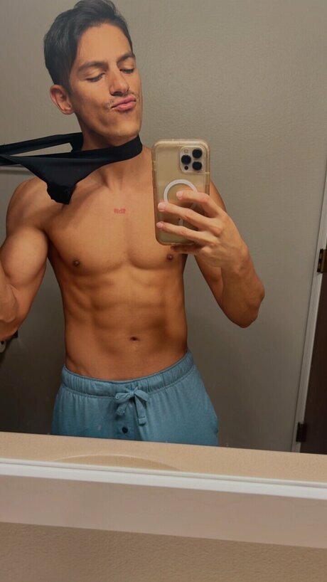 OssB star pornographic pics