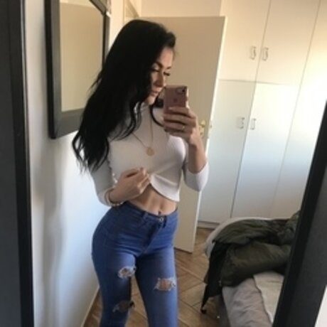 Chantzie xxx pornstar image