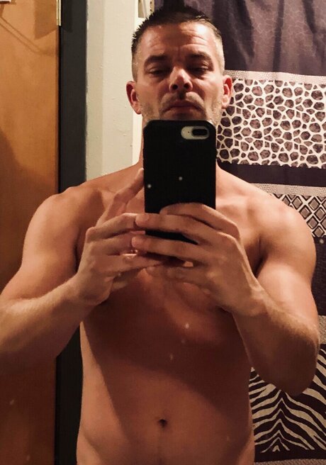 DjPeecho star sex picture