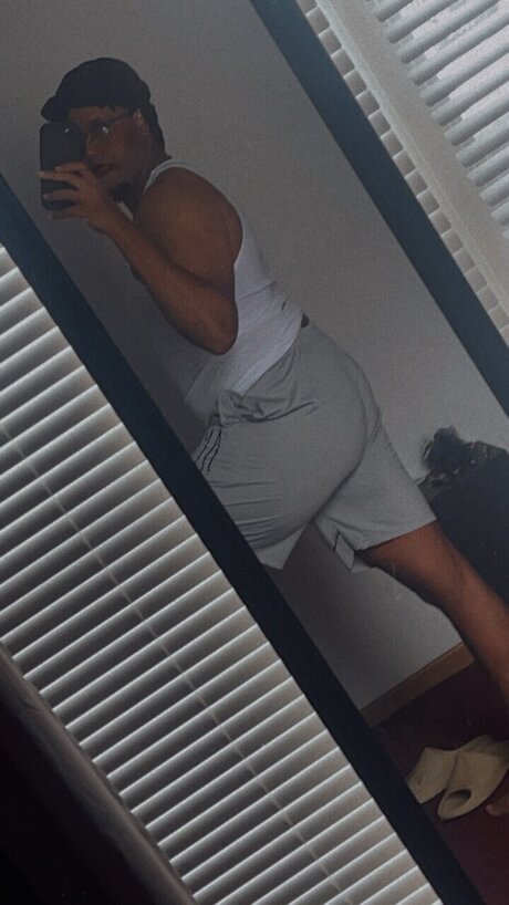 SiahGee nude model archive