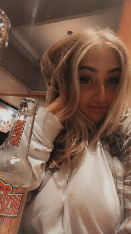 ubicurvysub nudes star image