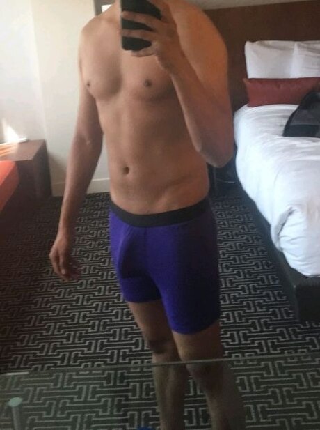 theguynextd00r art model pic