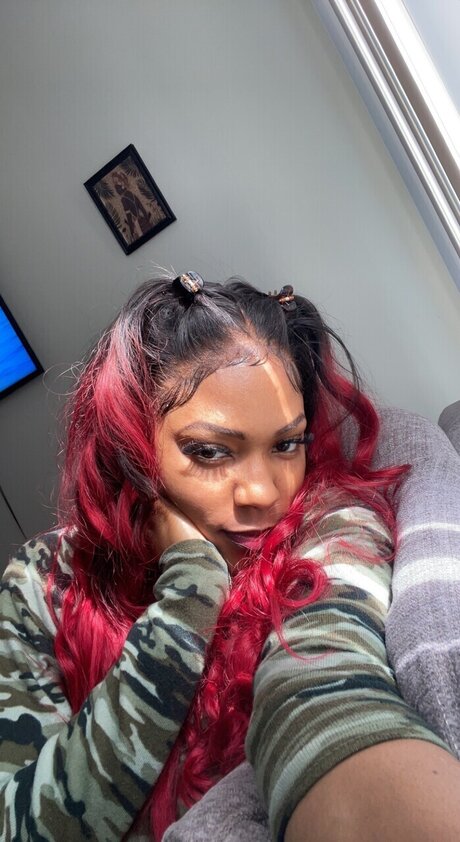 VictoriaNoSecrets model porn images