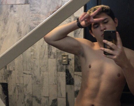 Kyojin star naked photo