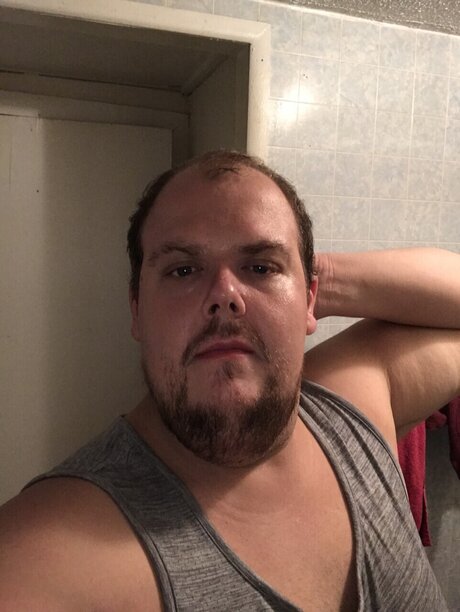 Joshua Gore model adult images