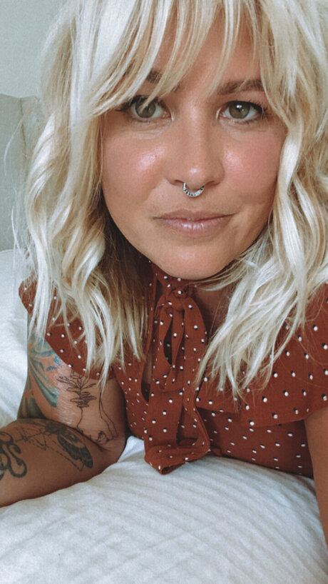 Shedeville pornstar high quality pics