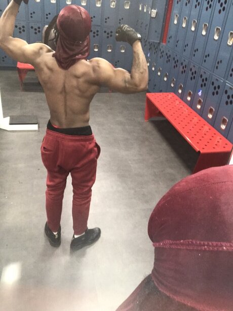 Oweezy high quality model images