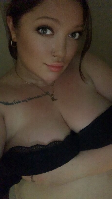 XxgalaxymarmxX erotic actress photos