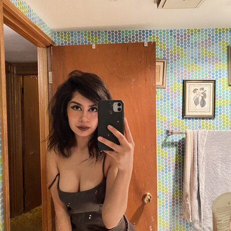 Lunaa erotic pornstar photo