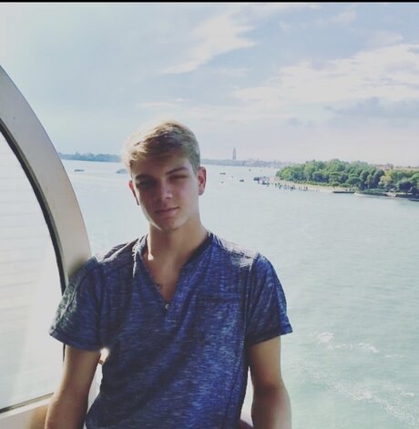 _ampson sexy star photo