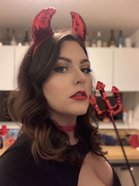 Phoebe_ hd actress archive