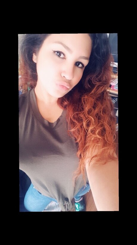 Lyanna sexy pornstar pic