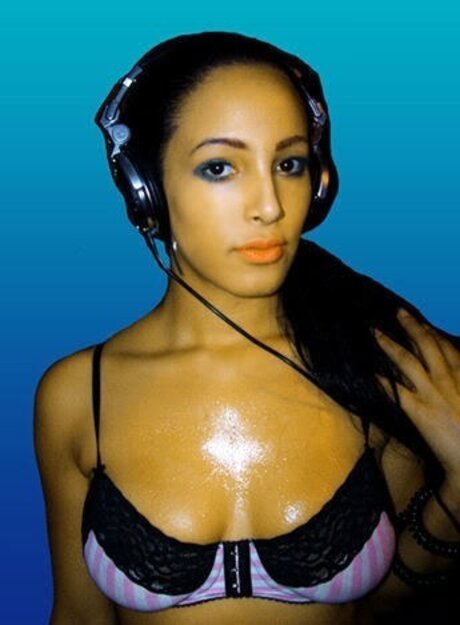 Jacky Rubber hd actress photo