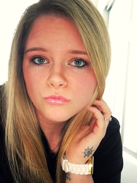 Lucylu model top pic