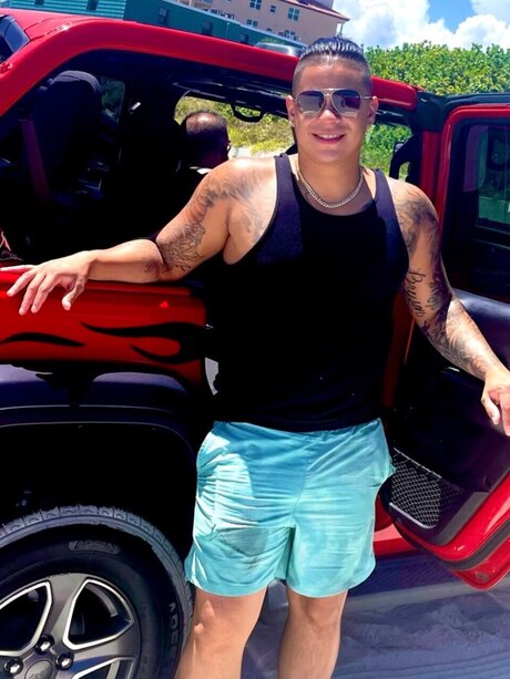 Greeneyedgirth model adult photos