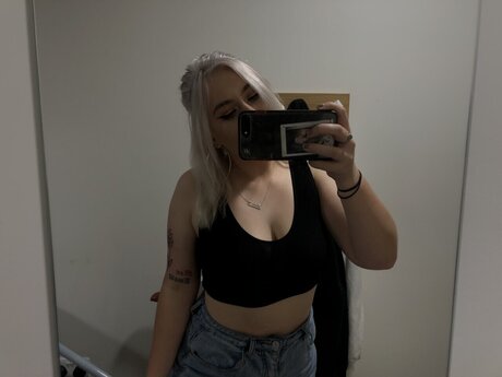 ellzbabeee model erotic archive