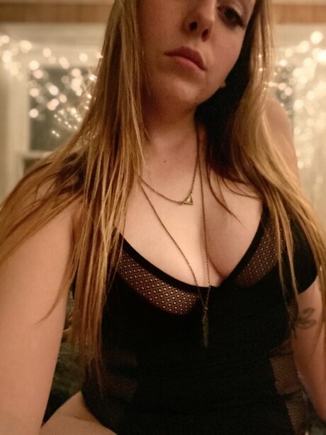 pretty pussy onlyfans free naked pic