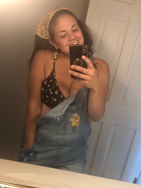 SassyNerd xxx model images