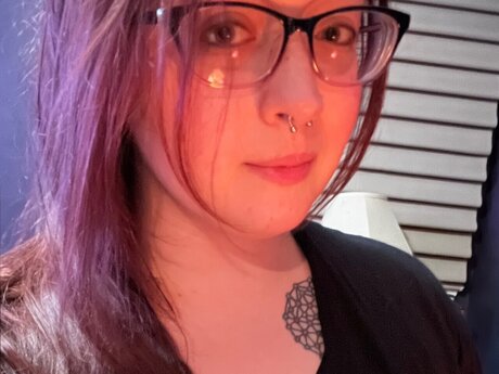 Idolomantis model beautiful pic