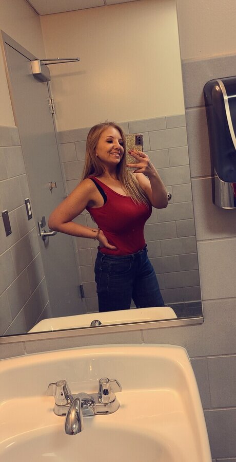 Miley Logan nude model image