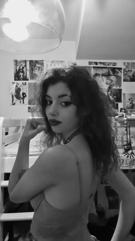 Vamp girl_ sexy pornstar photos