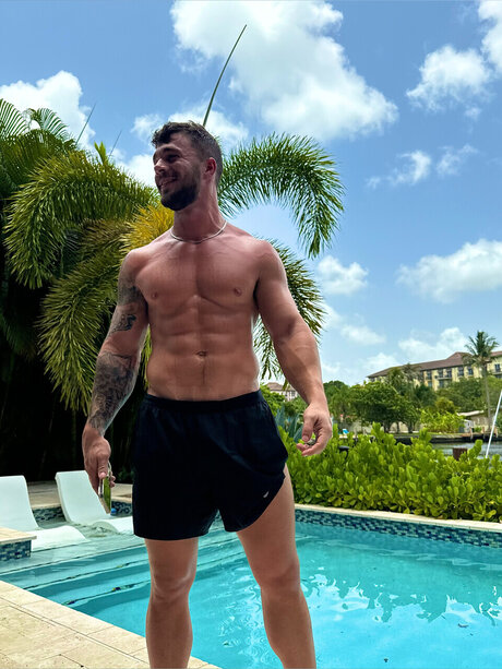 FreakyFitKing erotic actress photos