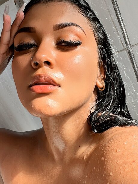 thick latina milf onlyfans exclusive picture