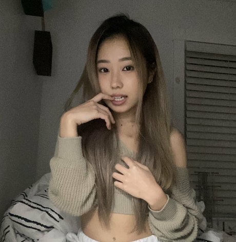 bebiisama naked model photo