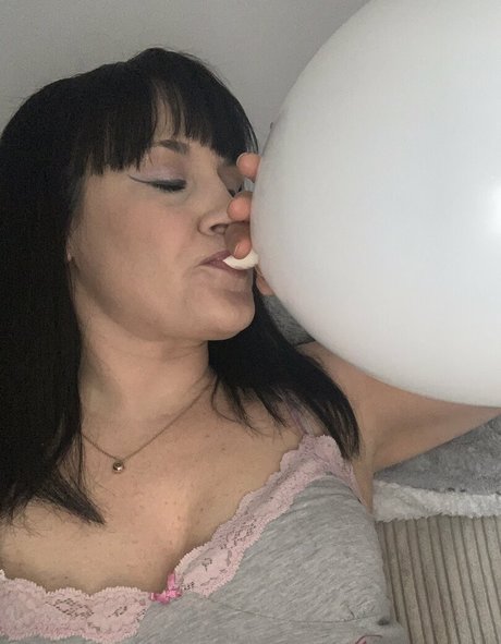 teen girls onlyfans naked image