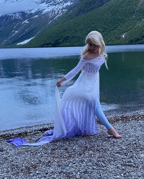 skinny milf onlyfans art naked img