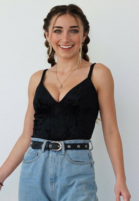 Brooklyn And Bailey pretty star pic