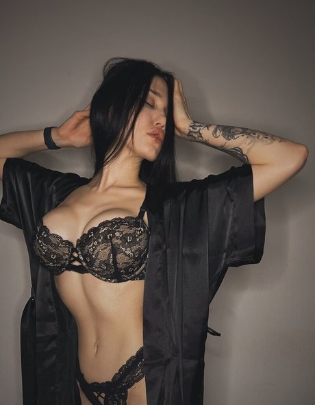 Dasha Doshik high quality actress pics