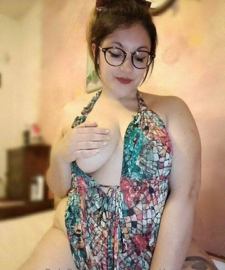 exactly that woman star pictures