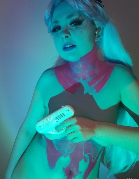 bunnyymilkk pornographic model img