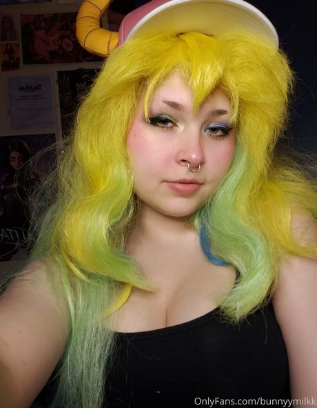 bunnyymilkk model sex photo