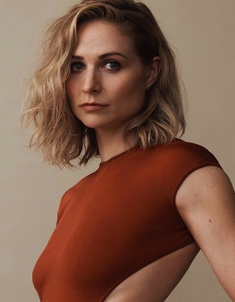 Niamh Algar adult actress pictures