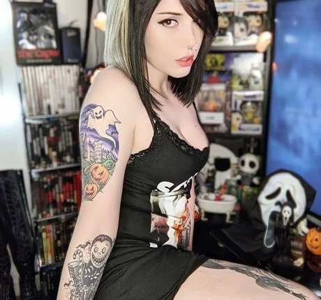 Pixxie rotten model high quality pics